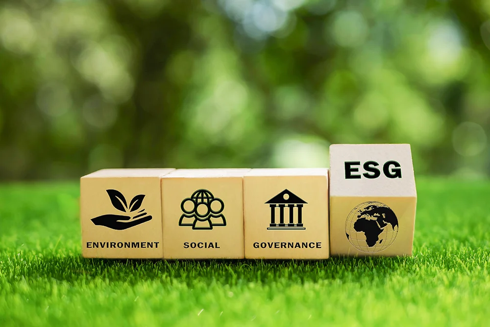 Tri piliere ESG sú Environment, Social a Gorvernance